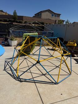 Kids play dome