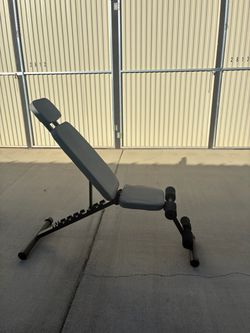 Adjustable workout bench