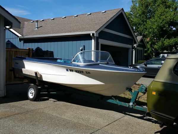 16 ft fiberform boat with mercury 650, 65hp four motor for
