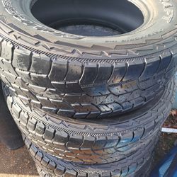 4 Tires 275/70R18