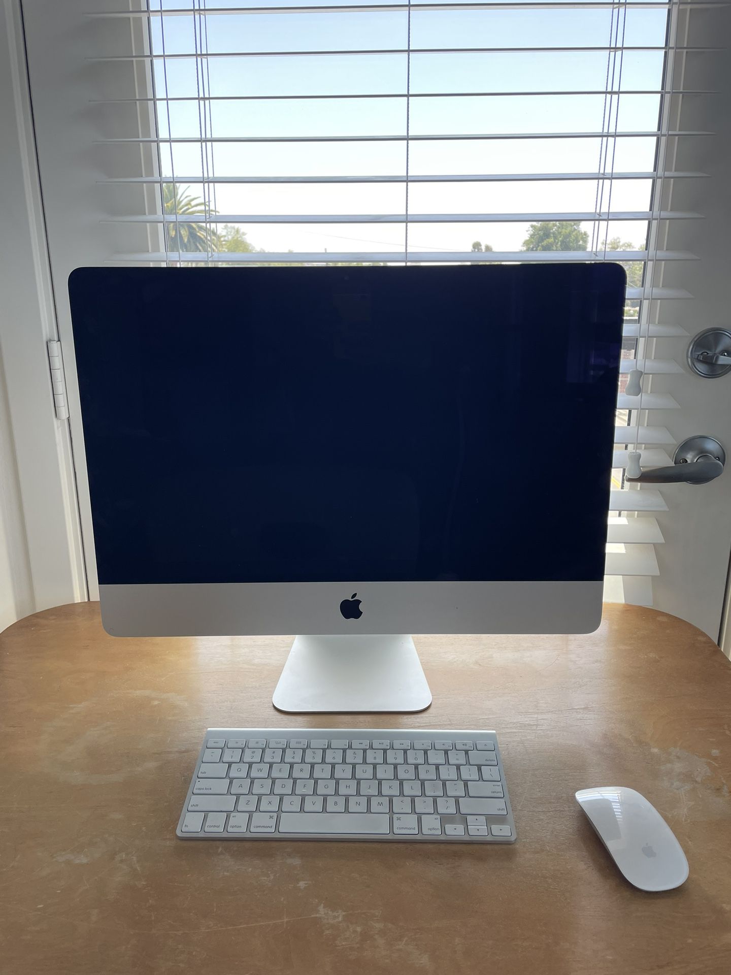 21.5 Inch iMac In Factory Settings 