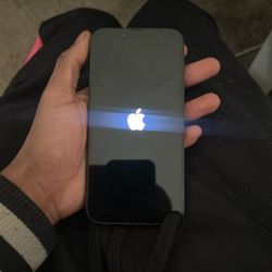 iphone 14 only use a couple times no cracks or scratches 