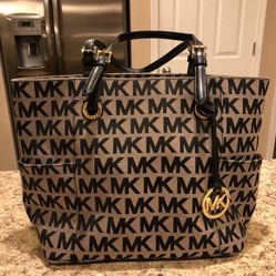 Micheal Kors Jet Set Tote