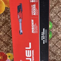 Milwaukee
M12 FUEL INSIDER 12V Lithium-Ion Brushless Cordless 1/4 in. - 3/8 in. Extended Reach Box Ratchet (Tool-Only)