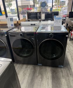 LG - 5.0 Cu Ft Extra Large Capacity Front Load Washer With AI Digital Knob & 7.4 Cu Ft Gas Dryer Laundry Pair In Black Steel 🔥