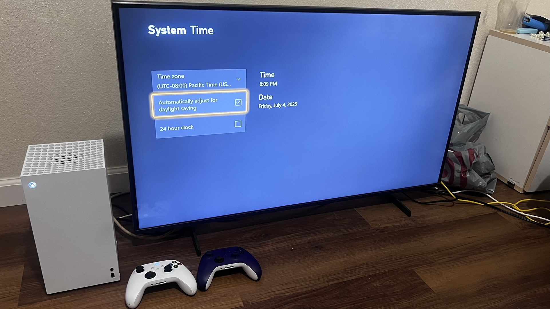 Xbox Series X 1TB Digital W/ 2 Controllers/4K Travel