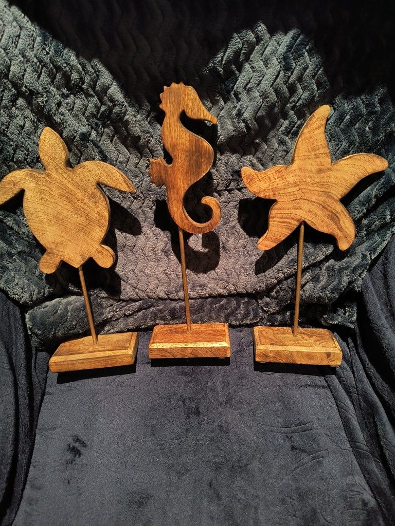 Wooden Sea animal Figures On Stands