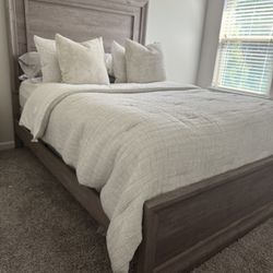 Queen Size Bed & dresser