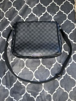 Louis Vuitton Messenger Bag