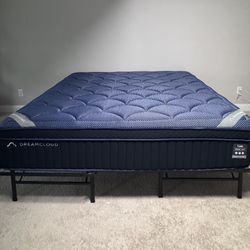 DreamCloud Luxe King Mattress – Excellent Condition