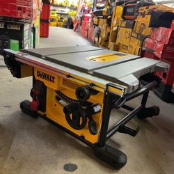 DEWALT CORDED 8-1/4 IN. TABLE SAW $299