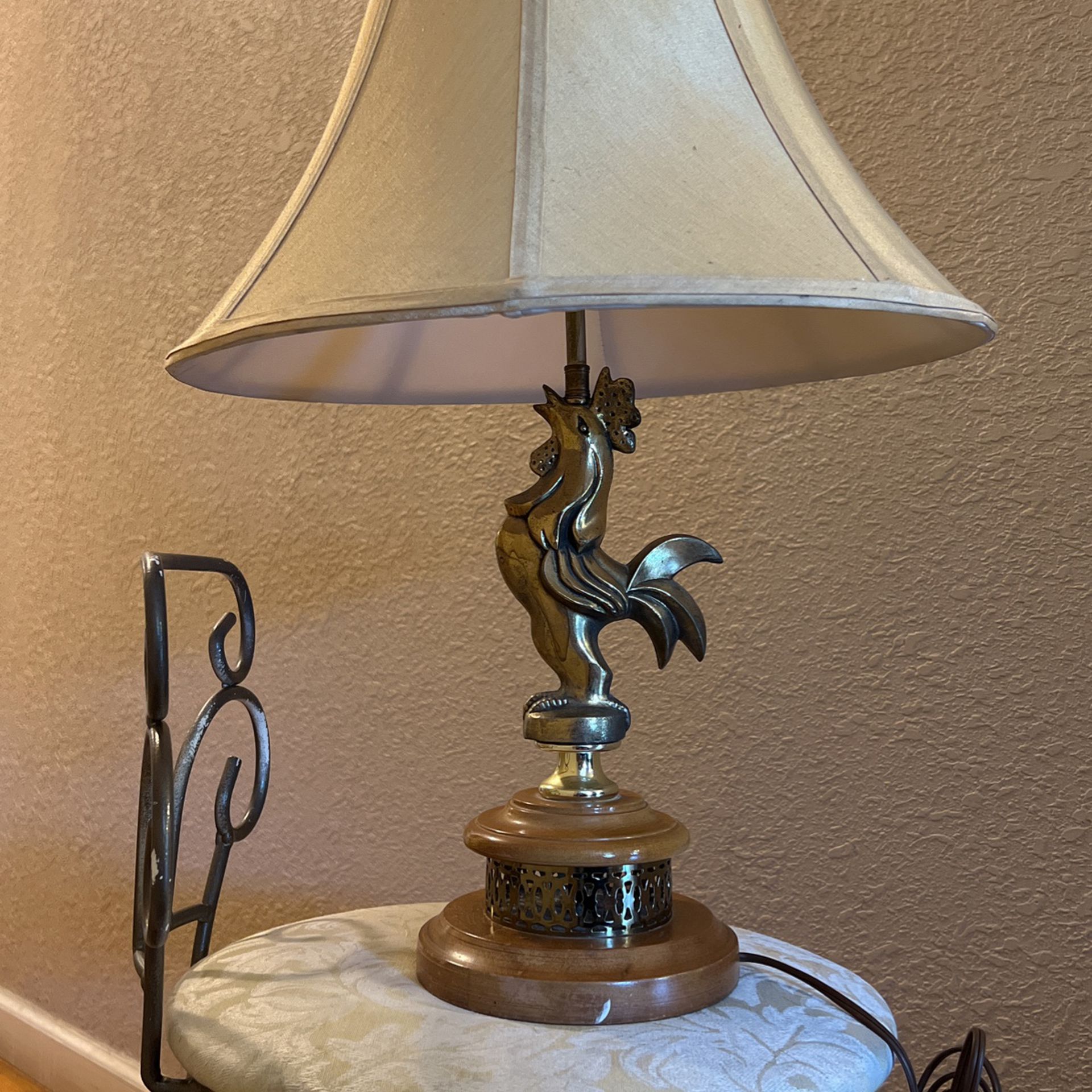 Antique Rooster Lamp