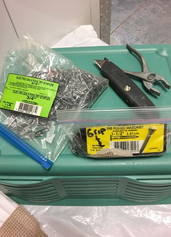 Nails-electric staples, retractable blade
