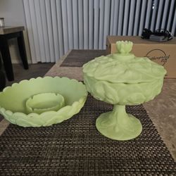 Fenton Satin Green Uranium Water Lily Set