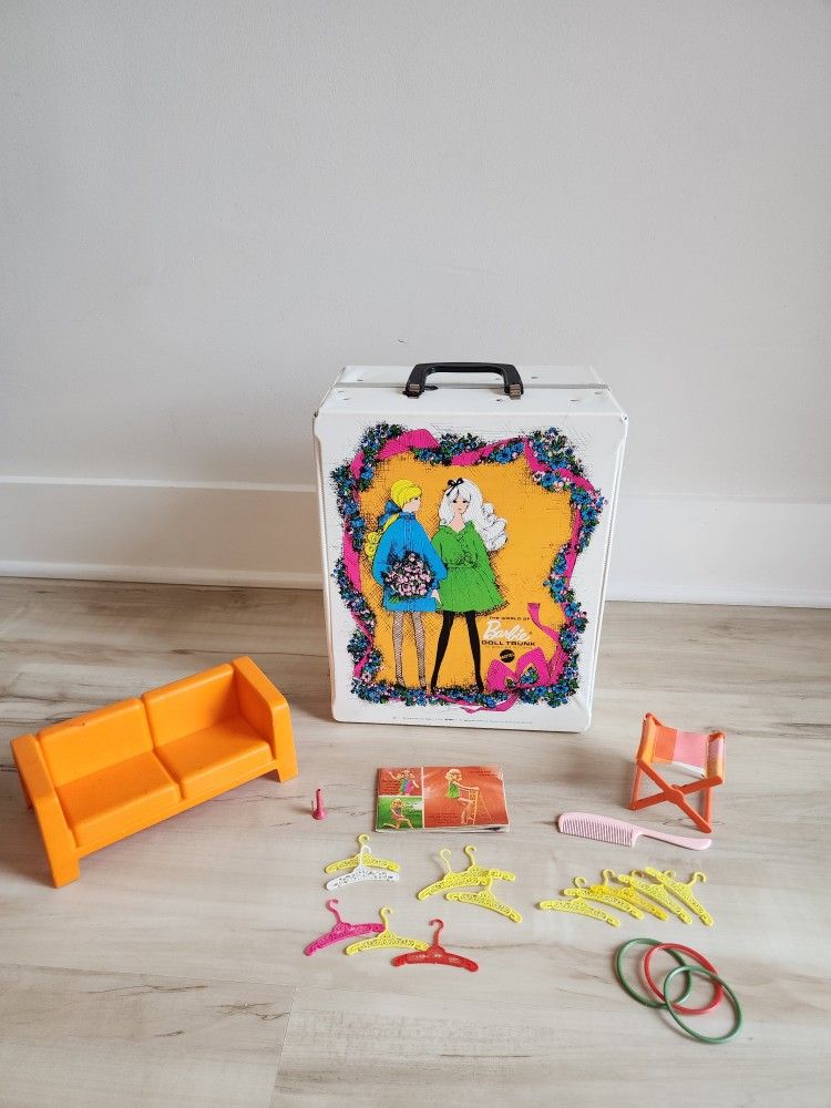 VINTAGE 1968 The World Of Barbie Doll Carrying Storage Doll & Clothes Trunk