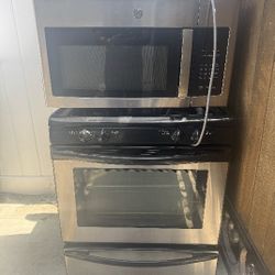 STOVE AND MICROWAVE 