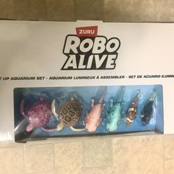 Robo Alive Light Up Aquarium Set 18-Piece Playset (Includes 2 Fish, 2 Turtles & 2 Axolotl)