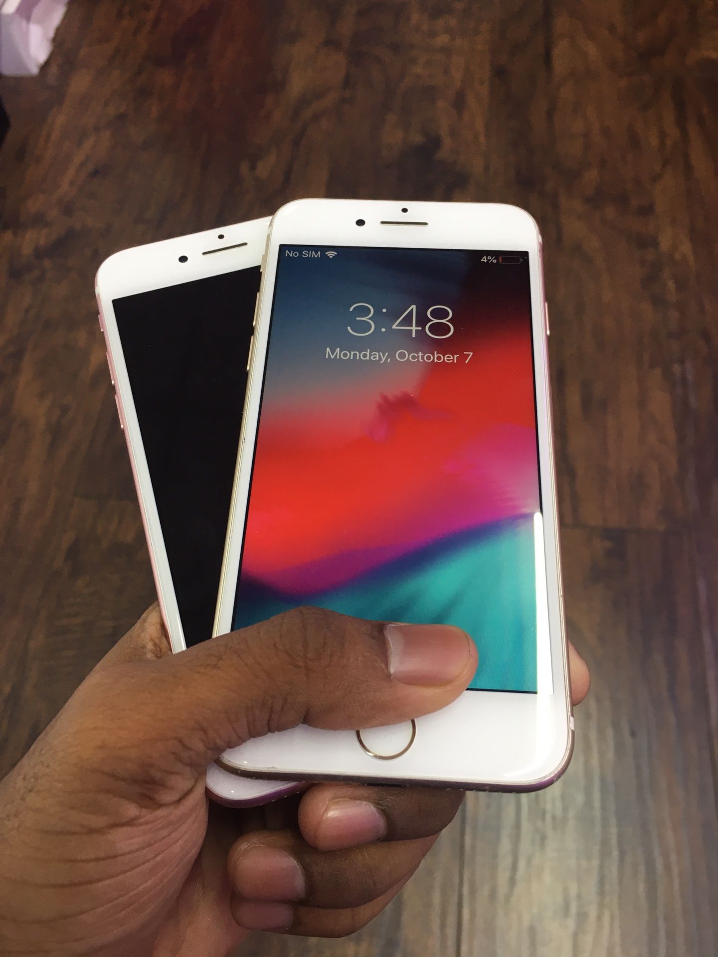 iPhone 7 32GB / 128GB Factory Unlocked Excellent Condition With Free Charger