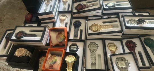 Mixed Lot of bust down Watches in Boxes