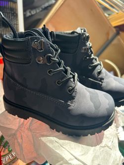 Boys Camo boots