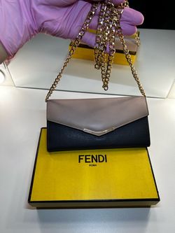 Wallet with chain