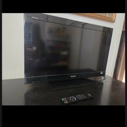 32 Inch Sony Bravia Lcd TV In Great Condition 