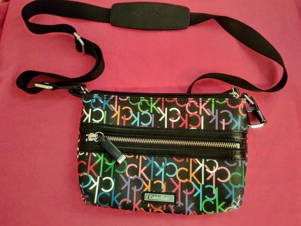 BRAND NEW CALVIN KLEIN CK CLUTCH PURSE HANDBAG W/OVER THE SHOULDER STRAP