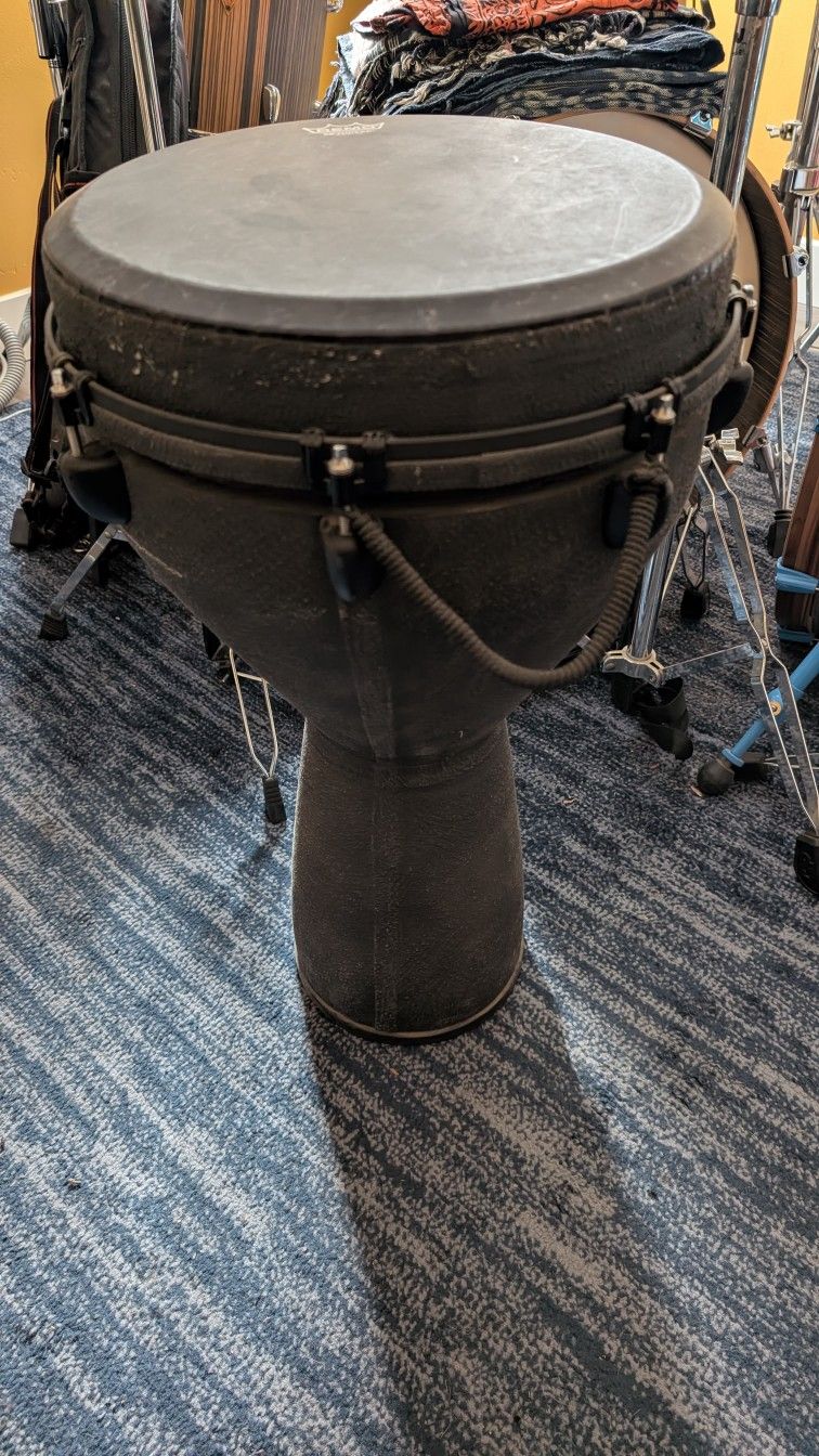Remo Mondo Djembe 14 Inch