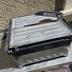 Little Tile Cutting Device 