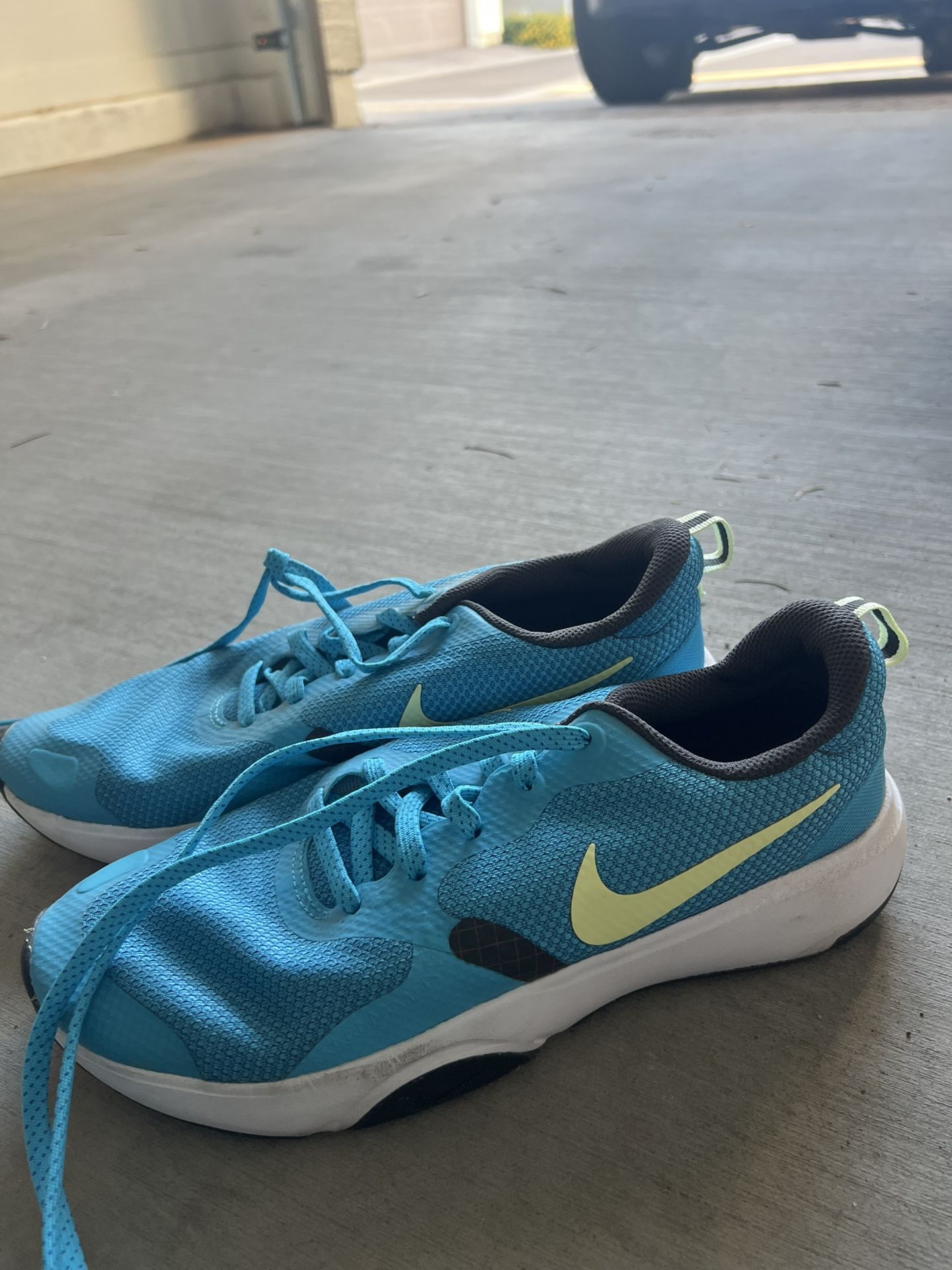 Nike Shoes Women Size 6.5