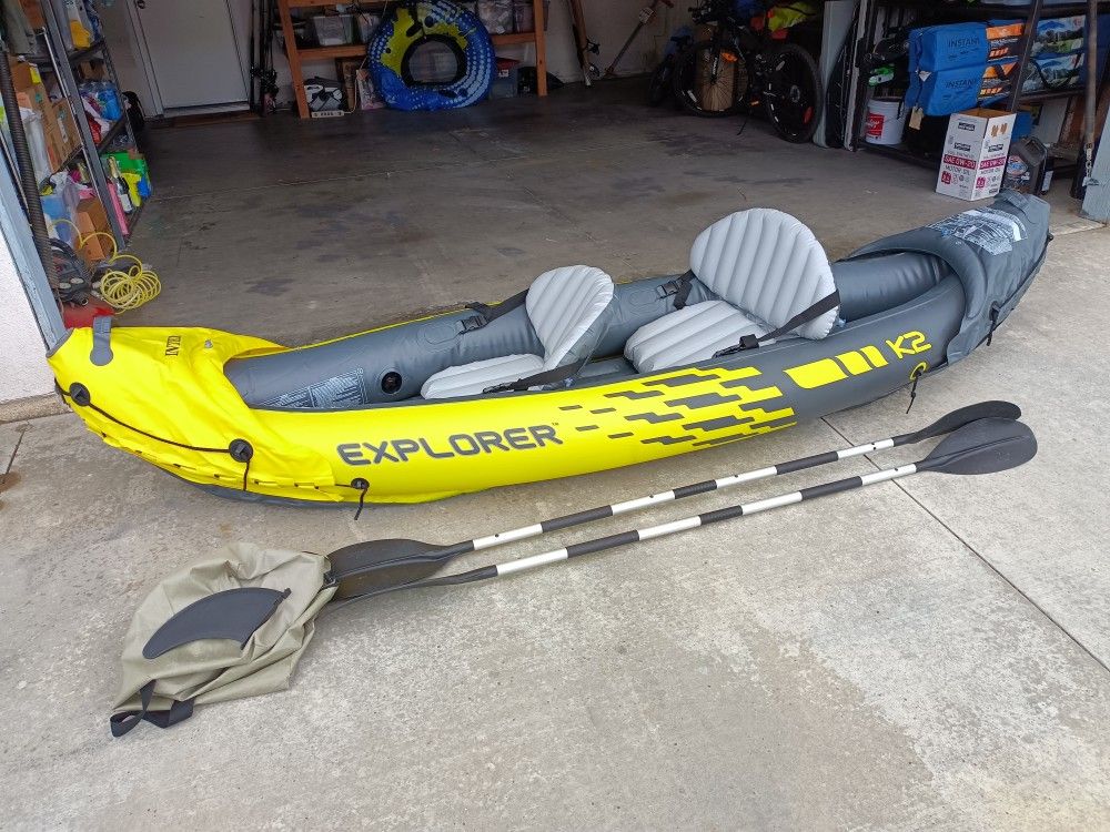 Intex Explorer K2 Kayak 2 Person Inflatable vessel with Aluminum Oars

Condition is used a few times
A few light stains or marks from use

Manufacture