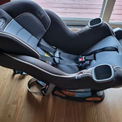 Graco 3 In 1 Convertible Car Seat Gray 10 Position Adjustable Front And Rear Facing