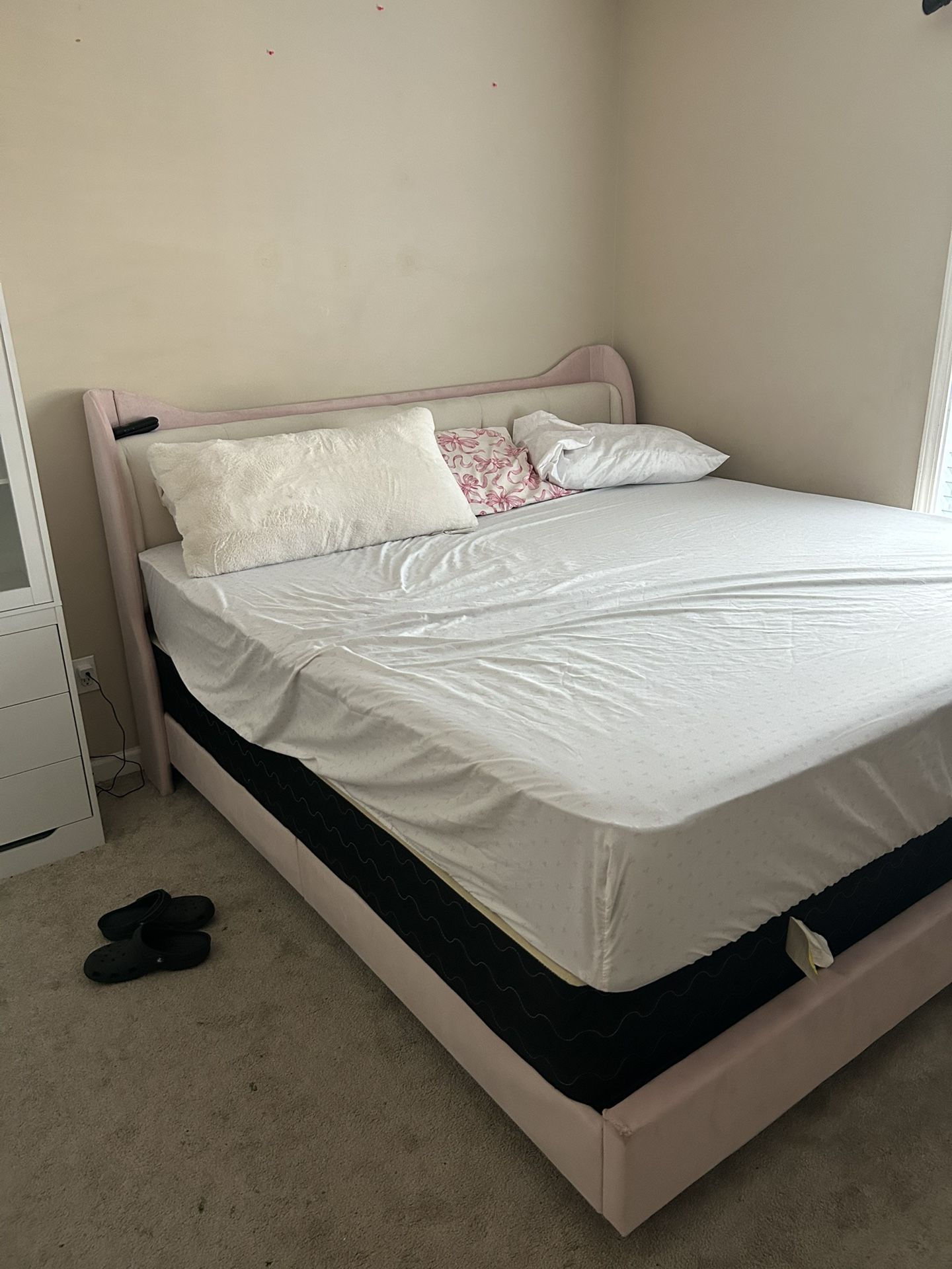 King Size Frame , Mattress & Box Spring