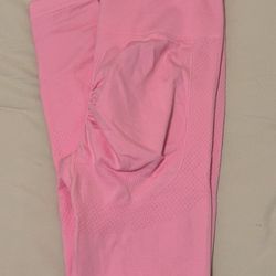 Stand out in the gym with this cute Shein 2-piece activewear set! Includes matching leggings and sports bra in  pink color. Perfect for workouts, yoga