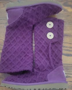 UGG BOOTS GIRLS SIZE 3