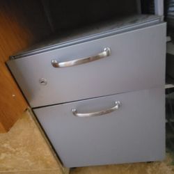 File Cabinet With Keys