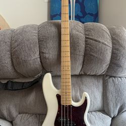Vintage Fender American Precison Deluxe Bass with OHSC!