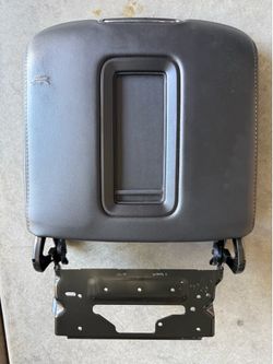 Chevy/GMC  center console lid assembly- black leather