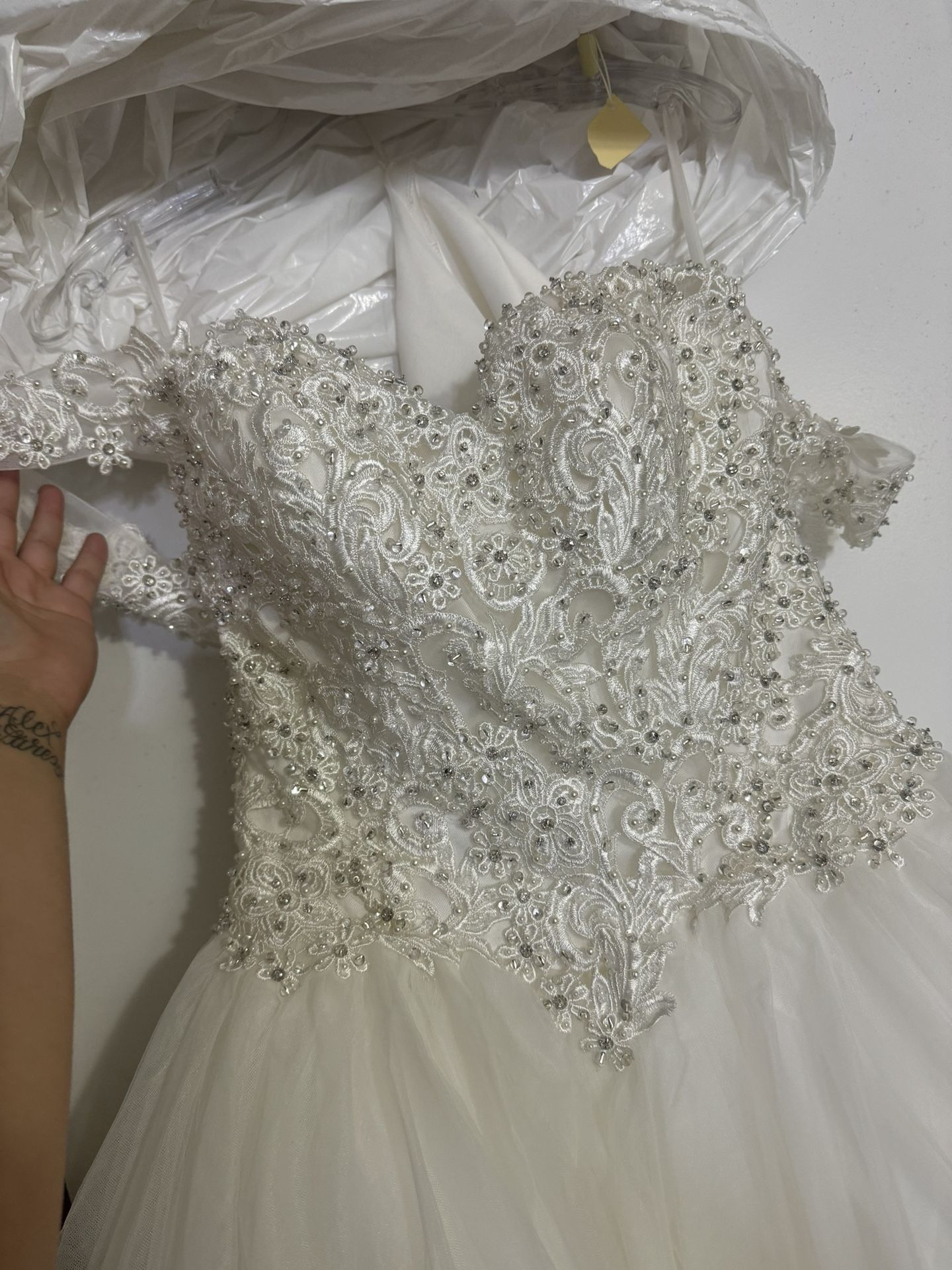 Size Small Wedding Dress With Underskirt Wedding