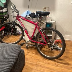 Mountain Bike 75$