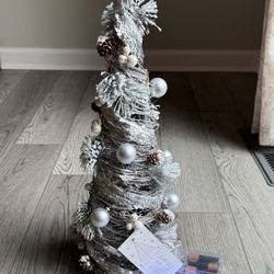 NEW-34th & Pine Tabletop Christmas Tree With Lights