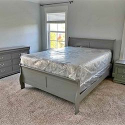Brand New 4-Piece Grey Sleigh Bedroom Set!! Available in King & Queen!! Same Day Delivery!!!