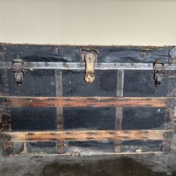 Vintage trunk