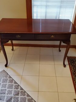 Queen Anne 25 In X 54 X 31 Height Entry Cherry Table