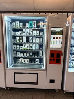 Refrigerated Vending Machine – 21.5” Touchscreen – Elevator Delivery System
