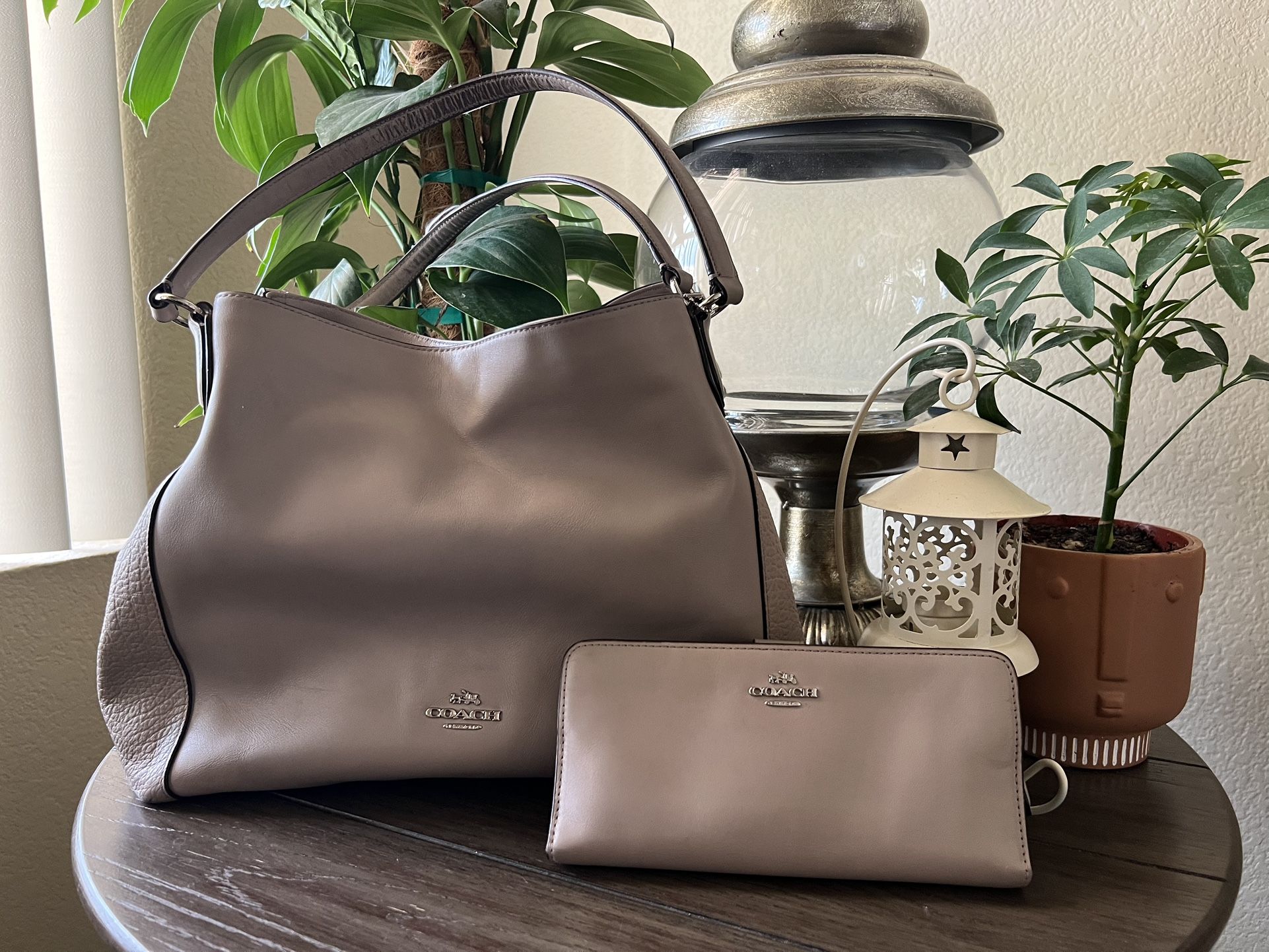 Gorgeous Coach Hobo Bag With Matching Wallet