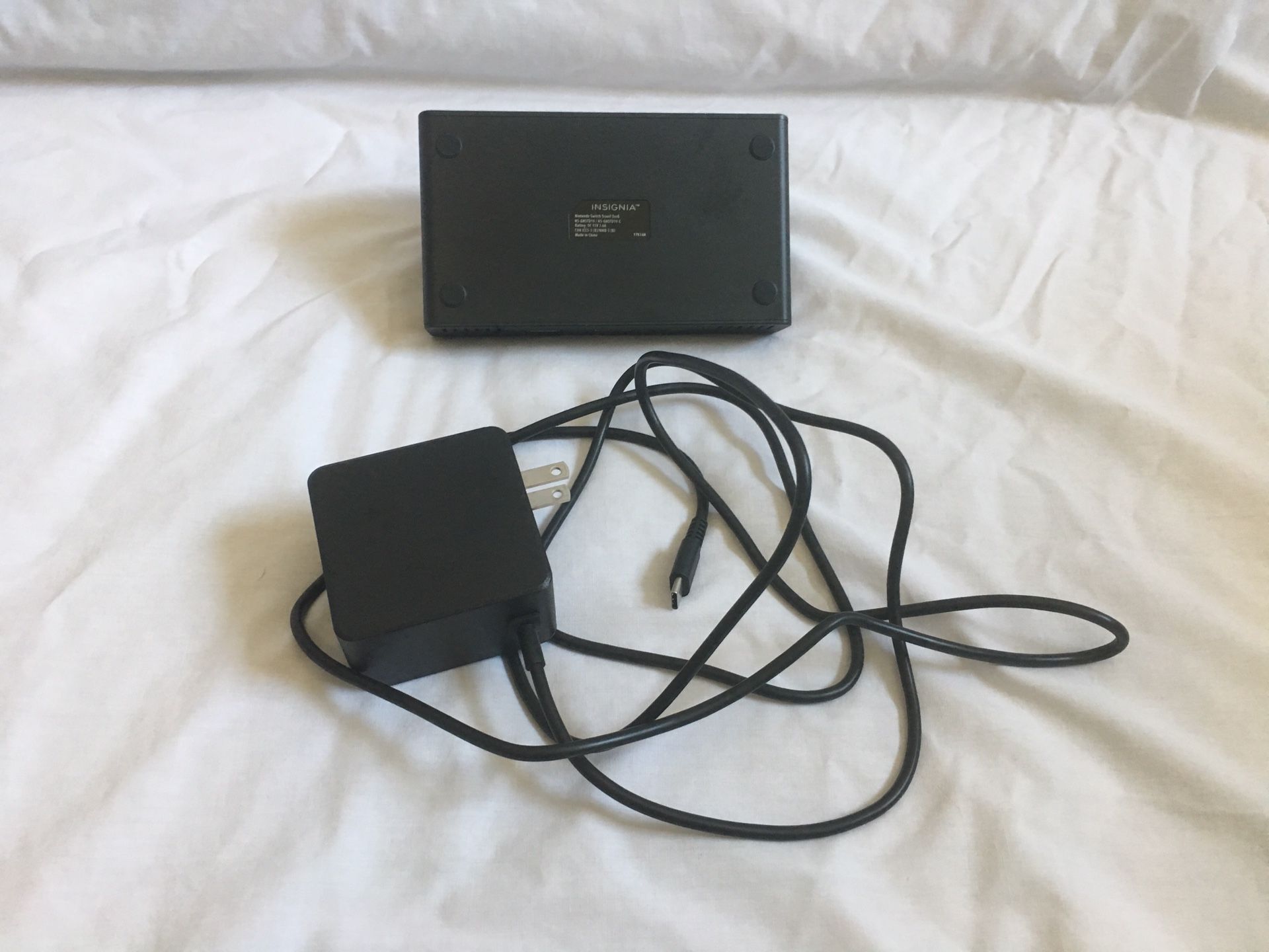 Insignia Nintendo Switch Travel Dock