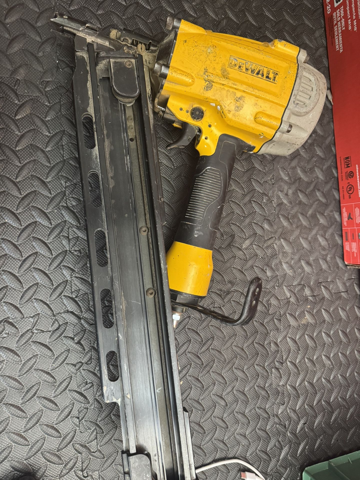$125 Dewalt Nail Gun 21 Gage IT’S AVAILABLE PLS DONT ASK!!! CHECKOUT MY OTHER OFFERS !
