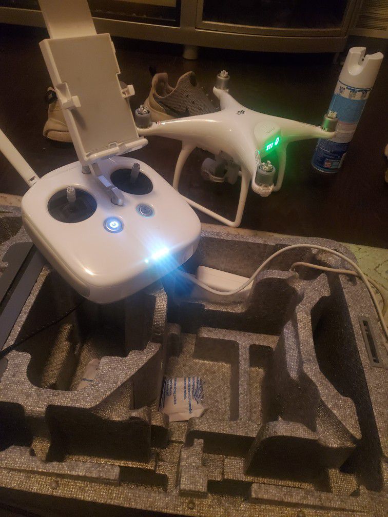 Dji Phantom 4 Drone Bundle