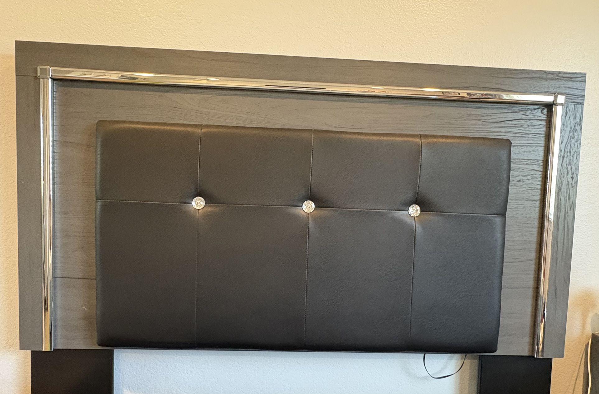 Bed frame, Dresser, Nightstand Set